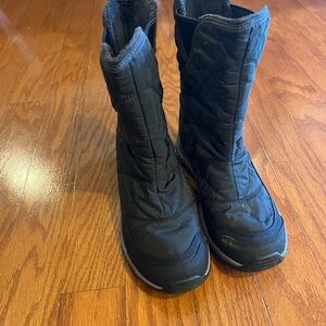 Keen Women's Black Quilted Winter Boots
